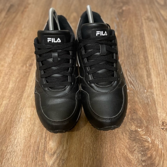 Fila Men's Classico 18 Running Shoes 1CM00550-014 - Black/White/Red - Picture 4 of 6